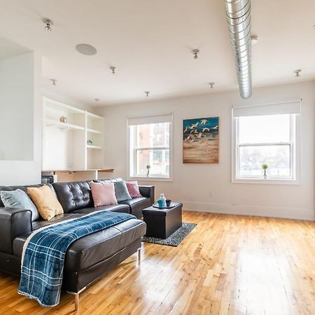 טורונטו Modern 2 Bedroom Condo - Heart Of Leslieville מראה חיצוני תמונה